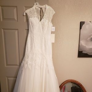 Never worn wedding dress